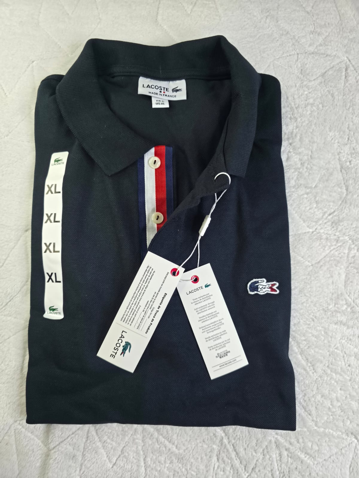 LACOSTE DISEÑO DE LA BANDERA DE FRANCIA